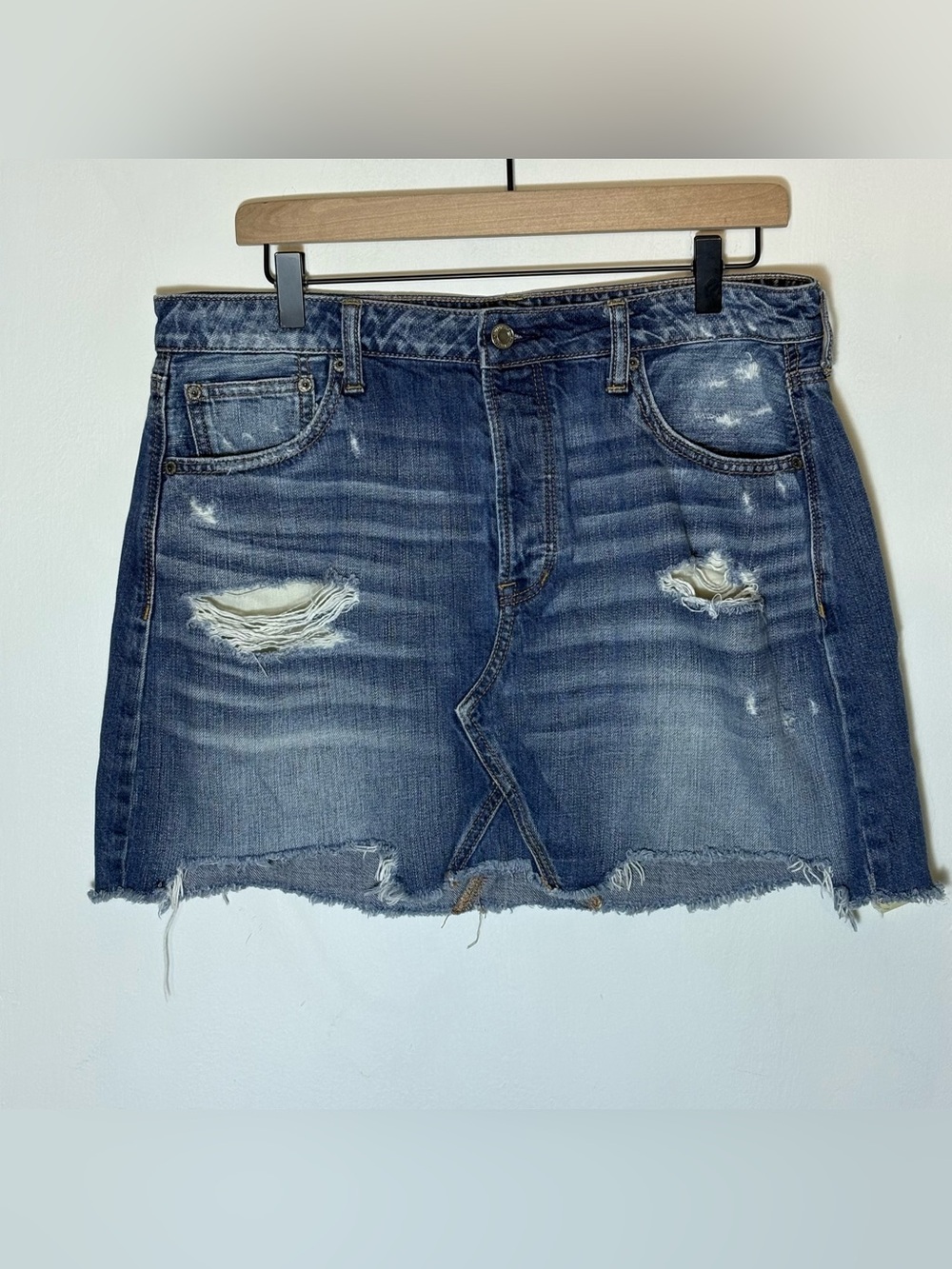 American Eagle Outfitters Blue Distressed Denim Mini Skirt‎